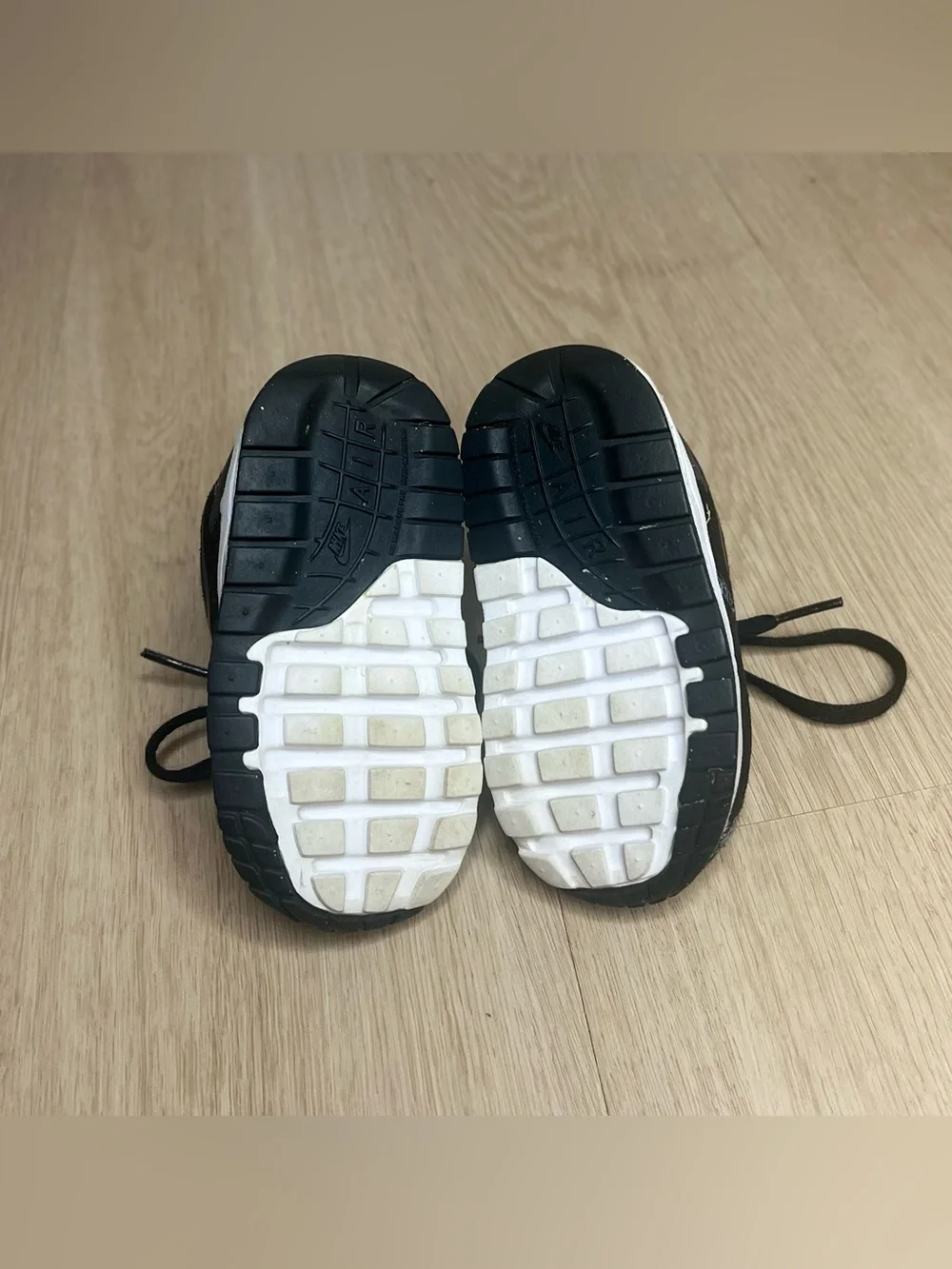 Nike Toddlers Black and Gray Mesh Air Trainer Sneakers